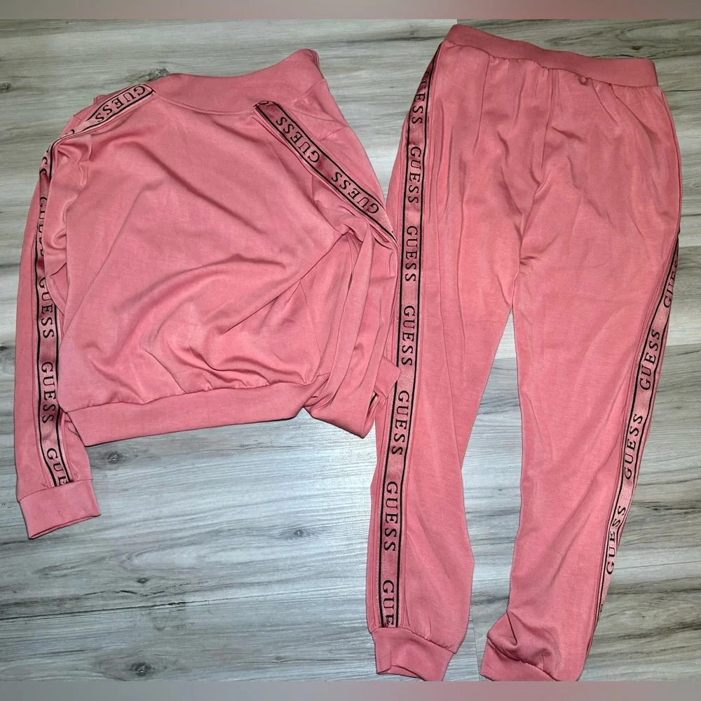 Guess logo matching outfit